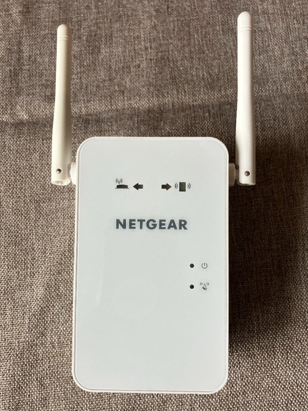 NETGEAR AC750 WiFi Mesh Range Extender EX6100v2 100-240V 50/60H